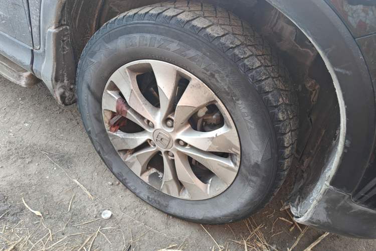 Used Honda CR-V 2013 2.4L two-wheel drive luxury version Right Front Wheel Hub
