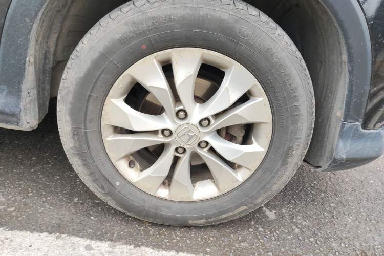 Used Honda CR-V 2013 2.4L two-wheel drive luxury version Right Front Wheel Hub