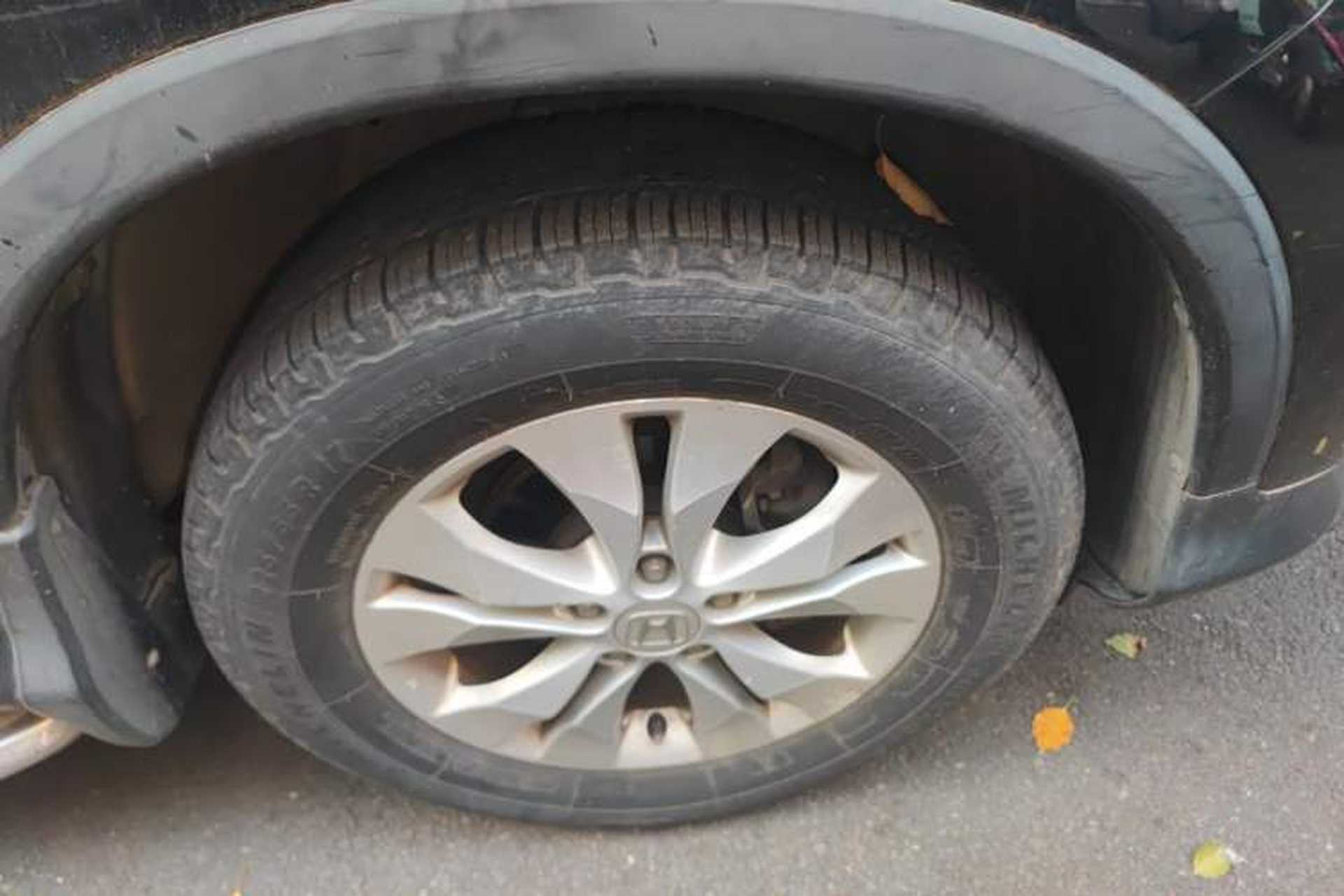 Used Honda CR-V 2013 2.4L two-wheel drive luxury version Right Front Wheel Hub