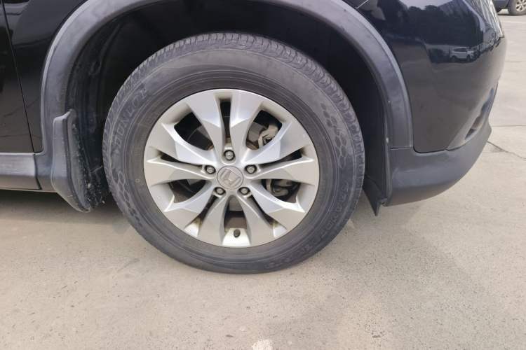 Used Honda CR-V 2013 2.4L four-wheel drive luxury version Right Front Wheel Hub