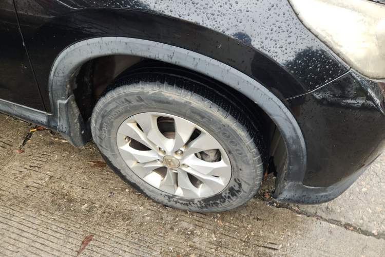 Used Honda CR-V 2013 2.4L two-wheel drive luxury version Right Front Wheel Hub