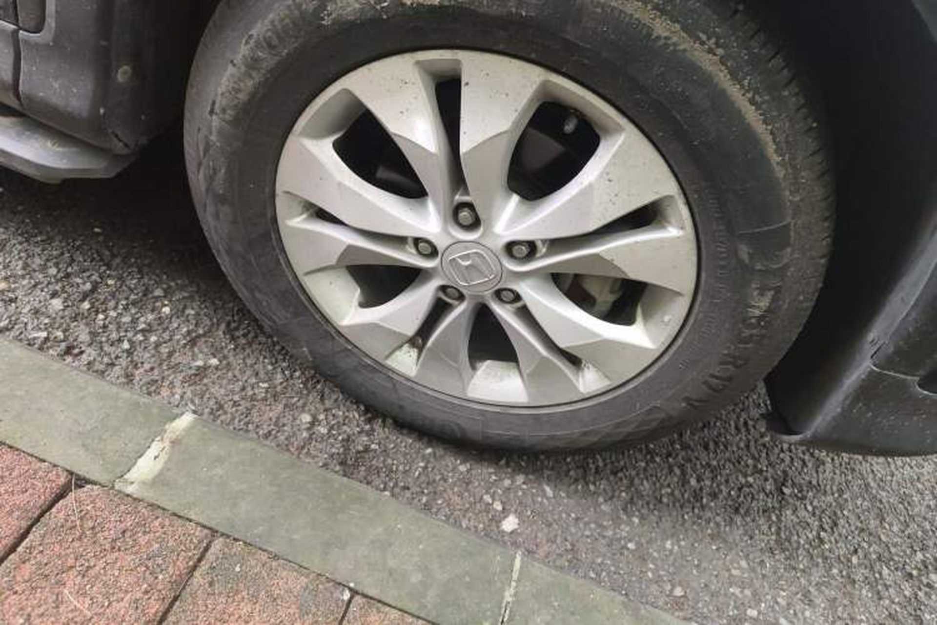 Used Honda CR-V 2013 2.4L four-wheel drive luxury version Right Front Wheel Hub
