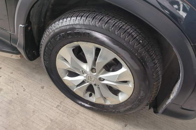 Used Honda CR-V 2013 2.4L two-wheel drive luxury version Right Front Wheel Hub