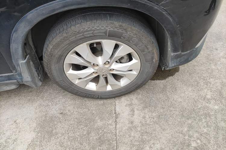 Used Honda CR-V 2013 2.4L four-wheel drive luxury version Right Front Wheel Hub