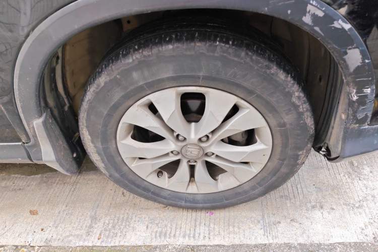 Used Honda CR-V 2013 2.4L two-wheel drive luxury version Right Front Wheel Hub
