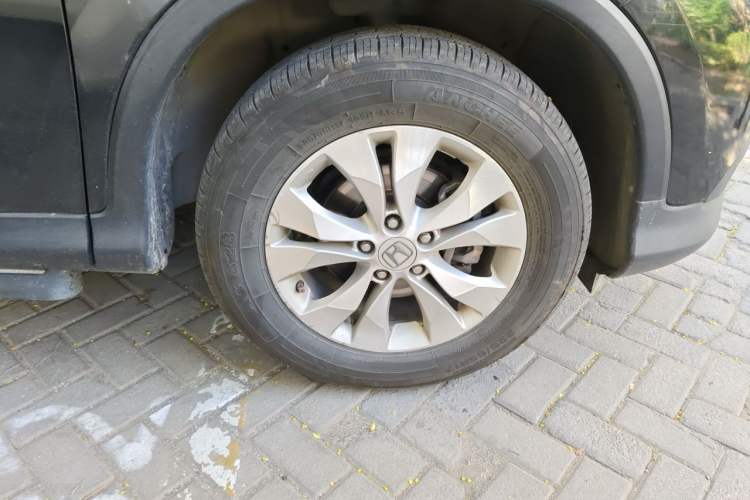 Used Honda CR-V 2013 2.4L two-wheel drive luxury version Right Front Wheel Hub