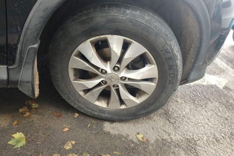 Used Honda CR-V 2013 2.4L four-wheel drive luxury version Right Front Wheel Hub