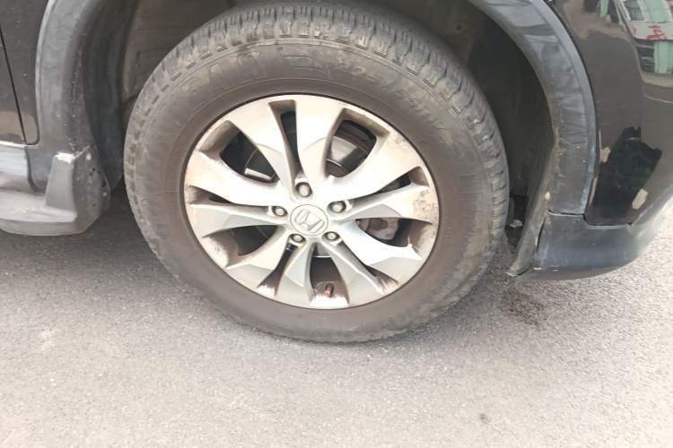 Used Honda CR-V 2013 2.4L two-wheel drive luxury version Right Front Wheel Hub