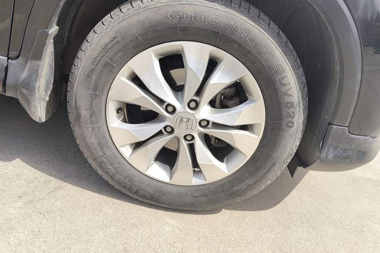 Used Honda CR-V 2013 2.4L four-wheel drive luxury version Right Front Wheel Hub
