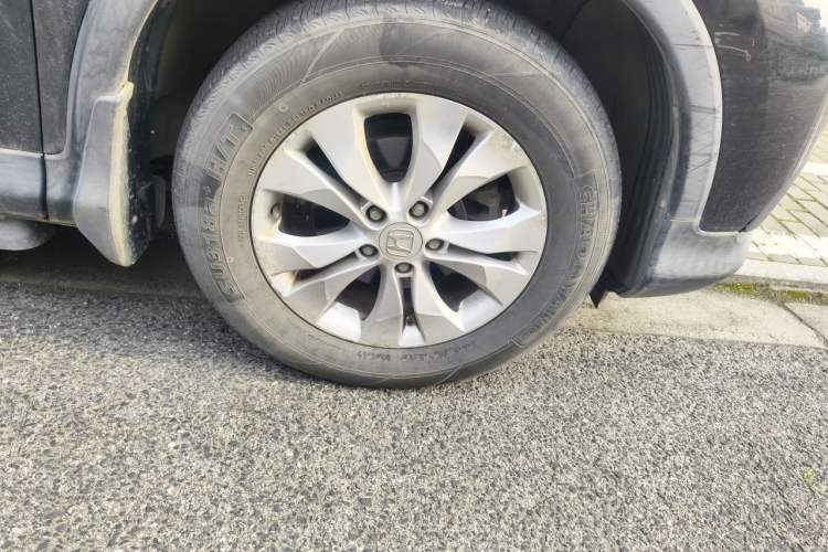 Used Honda CR-V 2013 2.4L two-wheel drive luxury version Right Front Wheel Hub