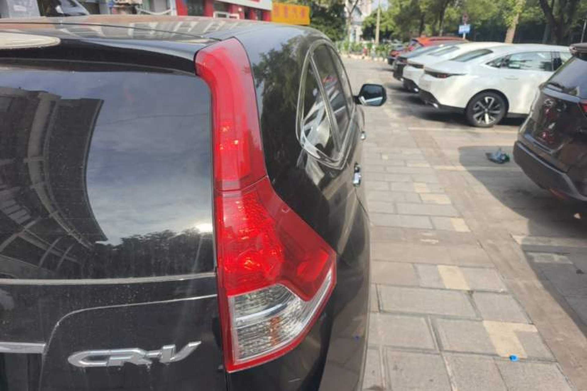 Used Honda CR-V 2013 2.4L four-wheel drive luxury version Right Rear Taillight