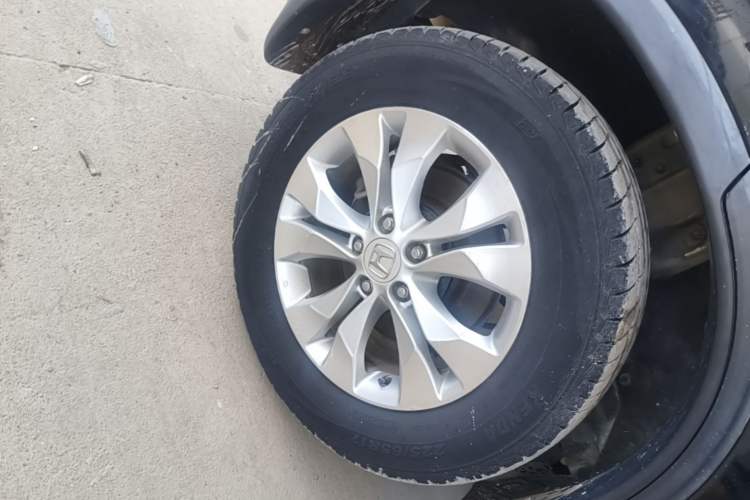 Used Honda CR-V 2013 2.4L two-wheel drive luxury version Right Rear Wheel Hub