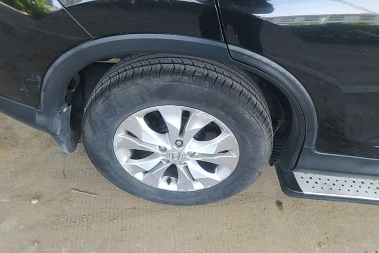 Used Honda CR-V 2013 2.4L two-wheel drive luxury version Right Rear Wheel Hub