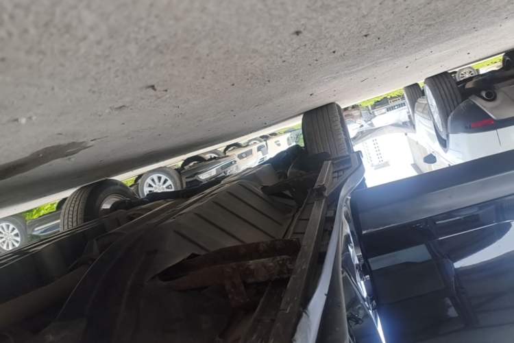 Used Honda CR-V 2013 2.4L two-wheel drive luxury version Right Side Sill