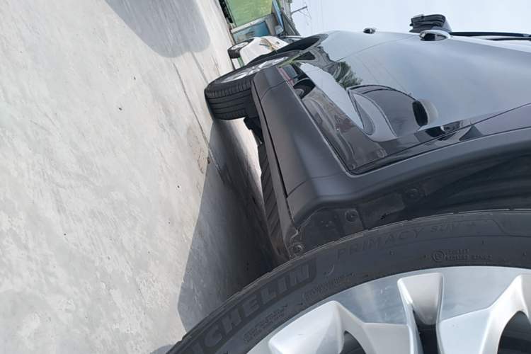Used Honda CR-V 2013 2.4L four-wheel drive luxury version Right Side Sill
