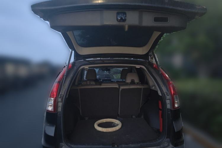 Used Honda CR-V 2013 2.4L four-wheel drive luxury version Trunk