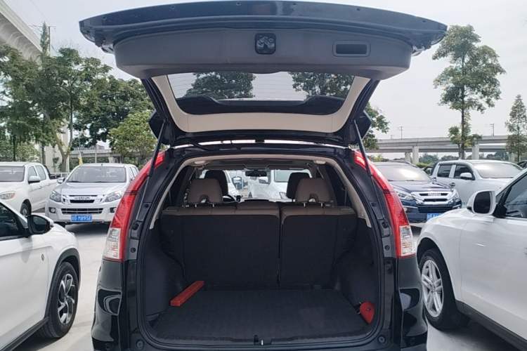 Used Honda CR-V 2013 2.4L four-wheel drive luxury version Trunk