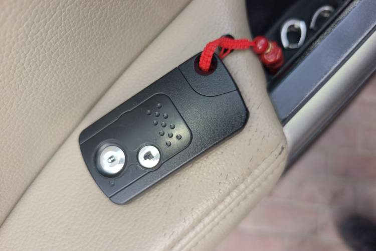 Used Honda CR-V 2013 2.4L four-wheel drive luxury version Vehicle Key