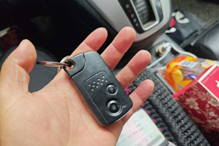 Used Honda CR-V 2013 2.4L two-wheel drive luxury version Vehicle Key