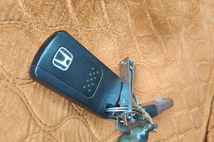 Used Honda CR-V 2013 2.4L two-wheel drive luxury version Vehicle Key