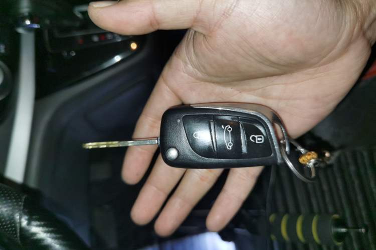 Used Honda CR-V 2013 2.0L 2WD Classic Edition Vehicle Key