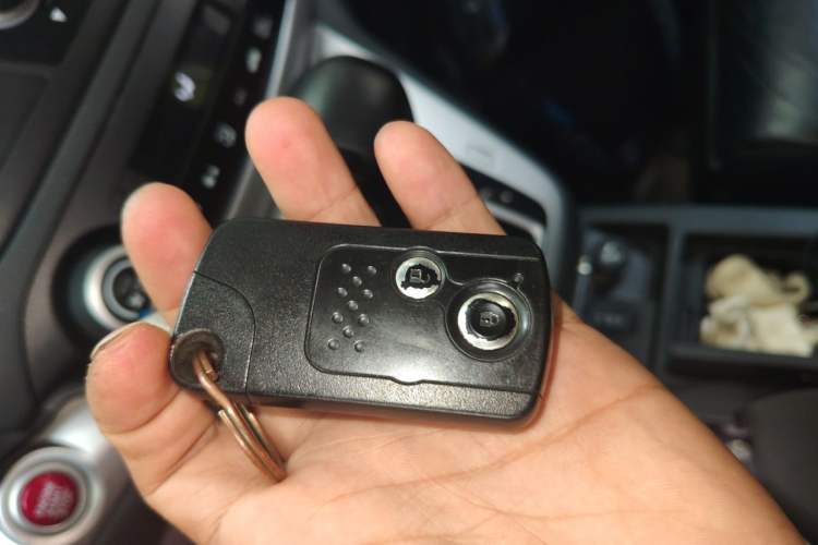 Used Honda CR-V 2013 2.4L two-wheel drive luxury version Vehicle Key