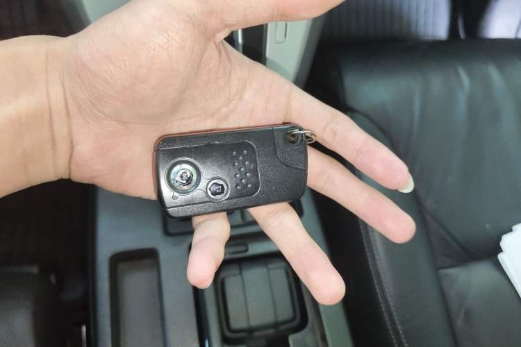 Used Honda CR-V 2013 2.4L four-wheel drive luxury version Vehicle Key