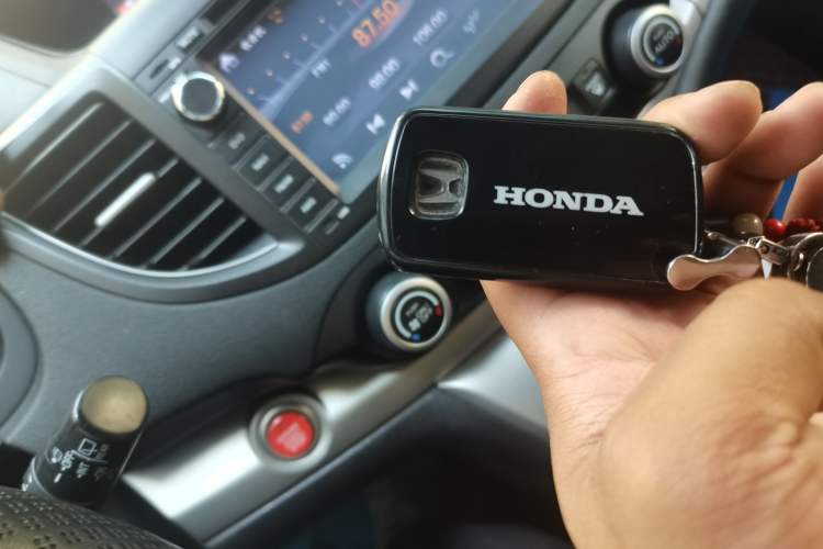 Used Honda CR-V 2013 2.4L four-wheel drive luxury version Vehicle Key