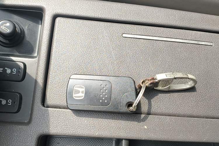 Used Honda CR-V 2013 2.4L four-wheel drive luxury version Vehicle Key