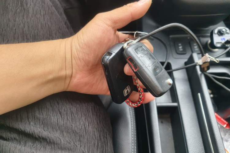 Used Honda CR-V 2013 2.4L two-wheel drive luxury version Vehicle Key