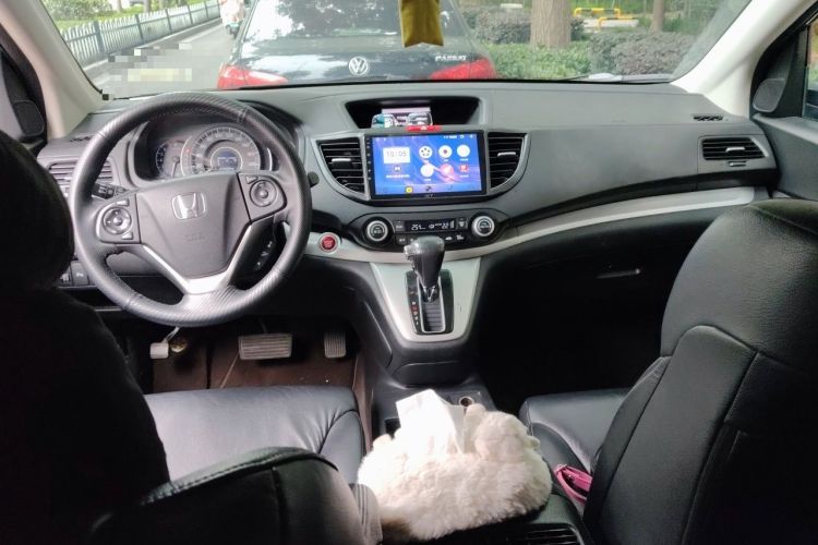 Used Honda CR-V 2013 2.4L four-wheel drive luxury version Center Console
