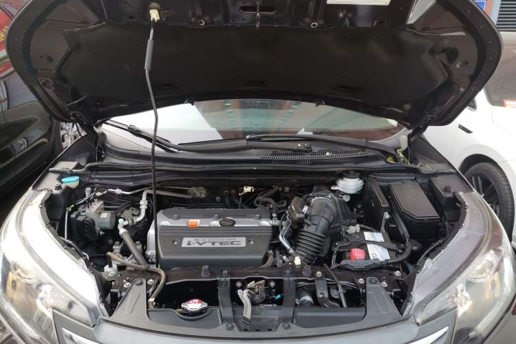 Used Honda CR-V 2013 2.4L four-wheel drive luxury version Engine Bay
