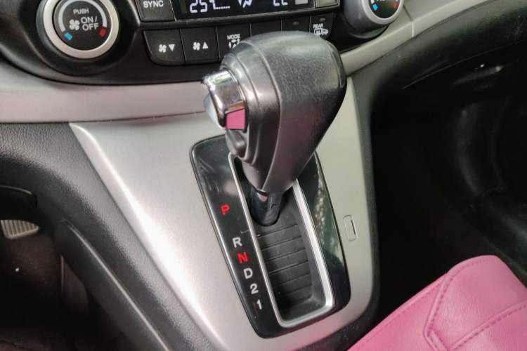 Used Honda CR-V 2013 2.4L four-wheel drive luxury version Gear Lever
