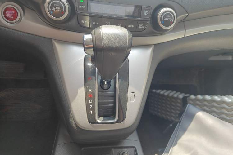 Used Honda CR-V 2013 2.4L two-wheel drive luxury version Gear Lever