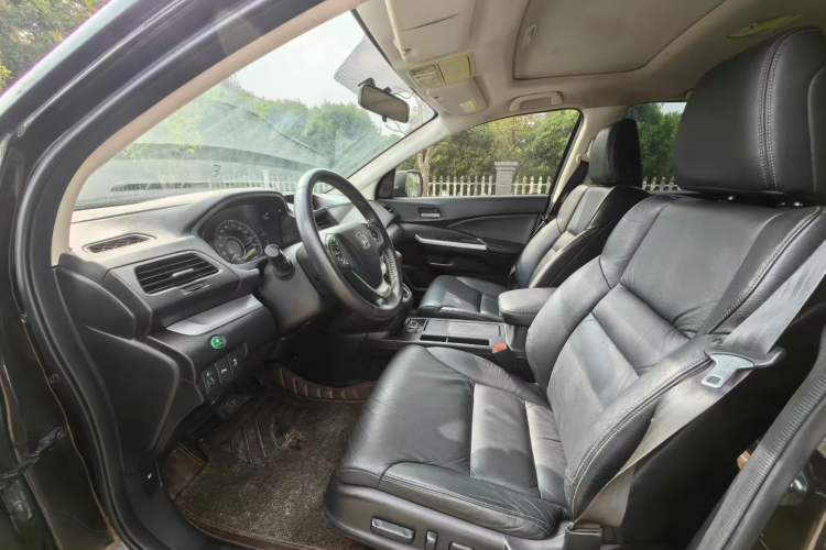 Used Honda CR-V 2013 2.4L four-wheel drive luxury version Interior 2