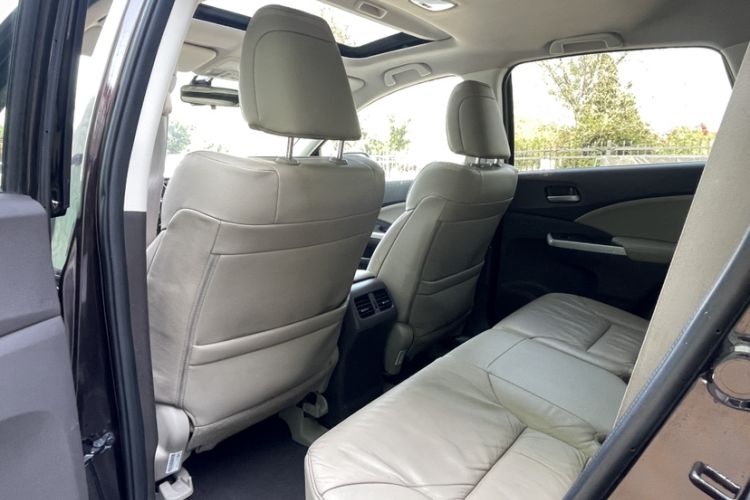 Used Honda CR-V 2013 2.4L four-wheel drive luxury version Interior 3