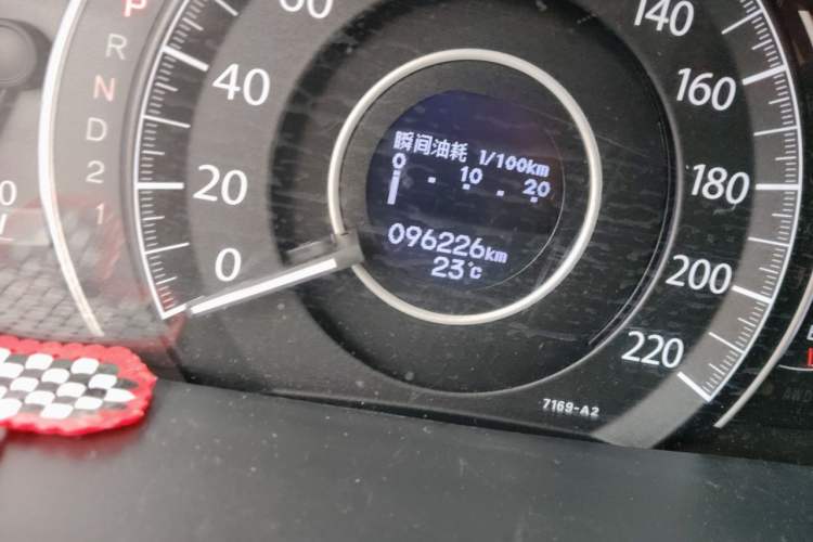 Used Honda CR-V 2013 2.4L four-wheel drive luxury version Odometer Close Up