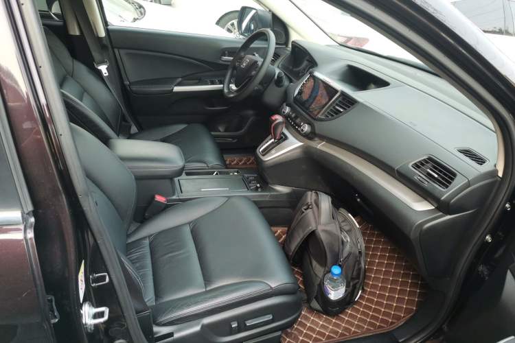 Used Honda CR-V 2013 2.4L four-wheel drive luxury version Right Front Seat