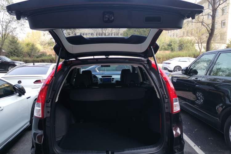 Used Honda CR-V 2013 2.4L four-wheel drive luxury version Trunk
