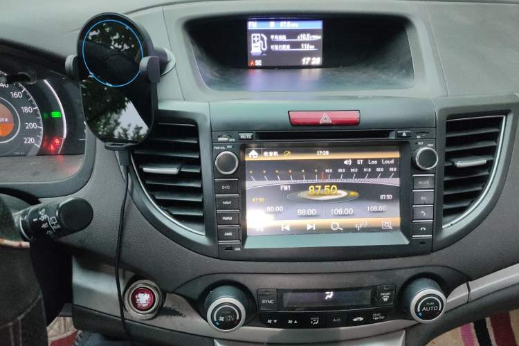 Used Honda CR-V 2013 2.4L four-wheel drive luxury version Audio And AC Panel