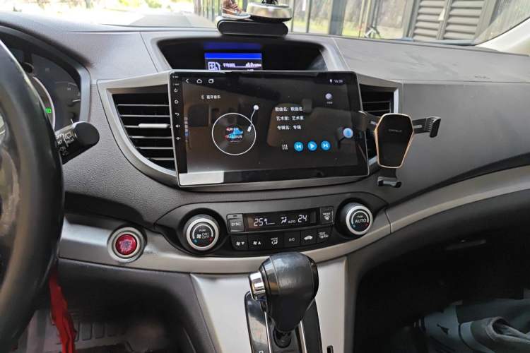Used Honda CR-V 2013 2.4L two-wheel drive luxury version Audio And AC Panel
