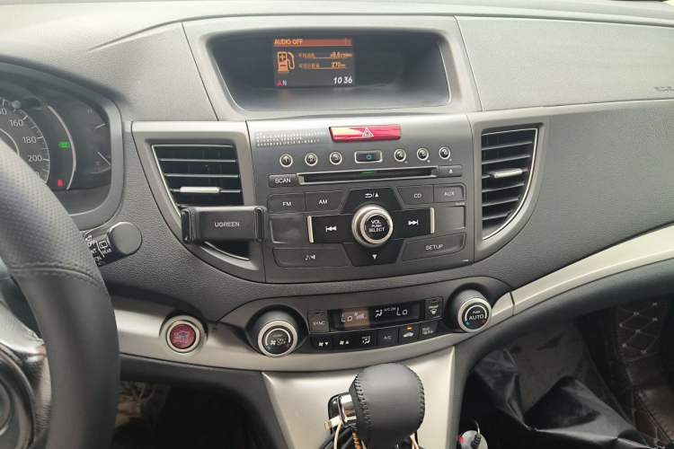 Used Honda CR-V 2013 2.4L four-wheel drive luxury version Audio And AC Panel