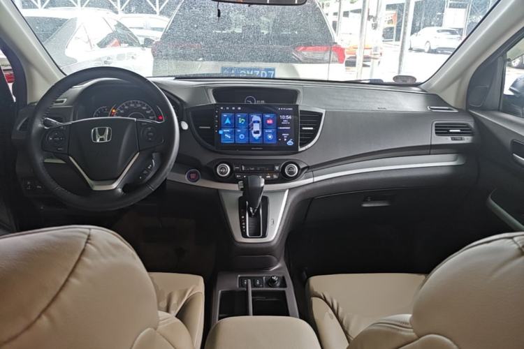Used Honda CR-V 2013 2.4L two-wheel drive luxury version Center Console