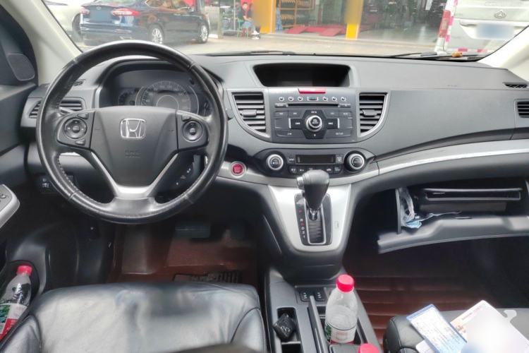 Used Honda CR-V 2013 2.4L four-wheel drive luxury version Center Console