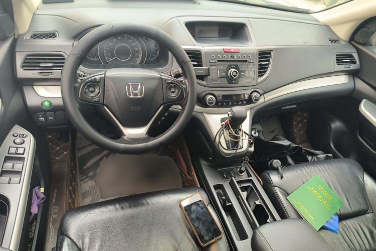 Used Honda CR-V 2013 2.4L four-wheel drive luxury version Center Console