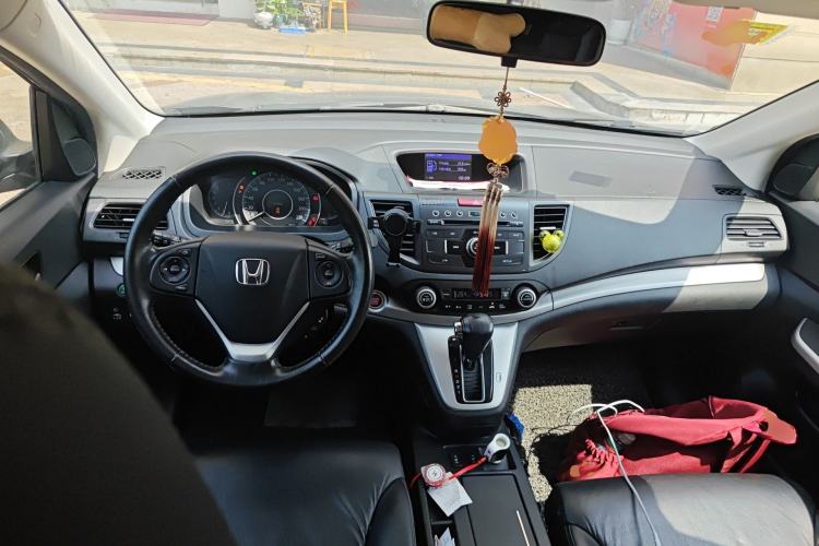 Used Honda CR-V 2013 2.4L four-wheel drive luxury version Center Console