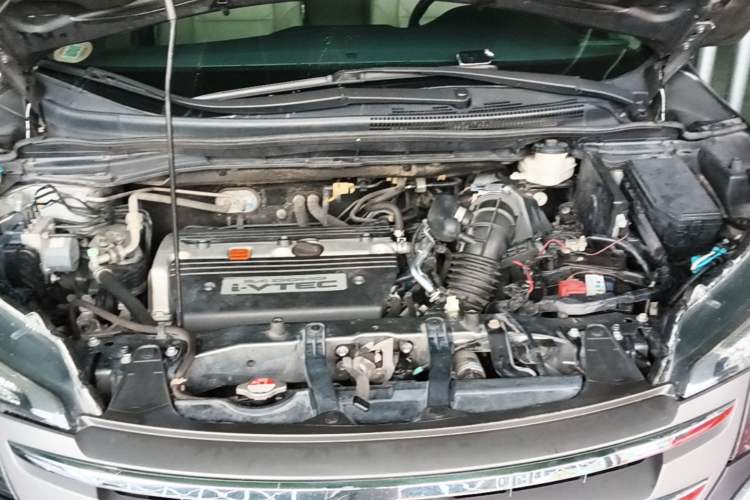 Used Honda CR-V 2013 2.4L two-wheel drive luxury version Engine Bay