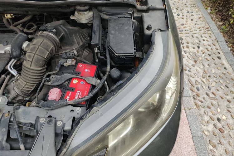 Used Honda CR-V 2013 2.4L four-wheel drive luxury version Engine Bay Left