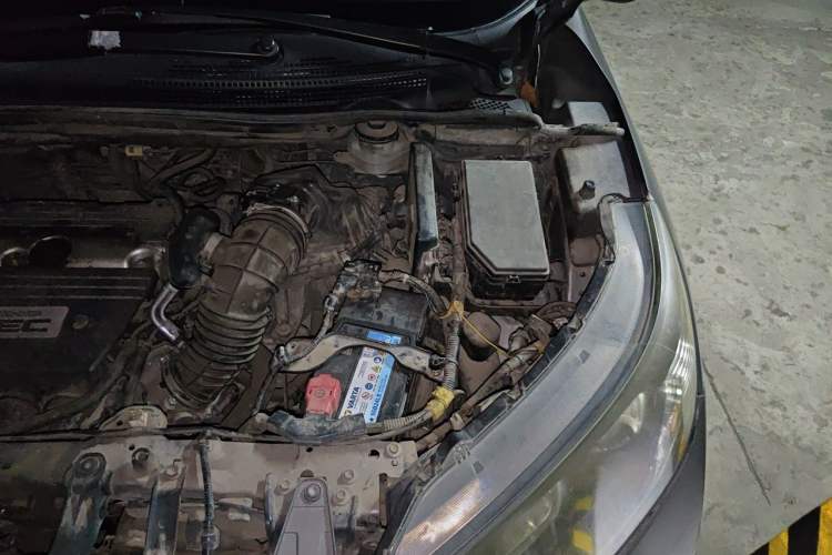 Used Honda CR-V 2013 2.4L two-wheel drive luxury version Engine Bay Left