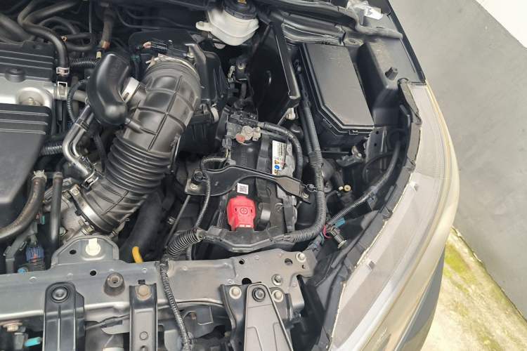 Used Honda CR-V 2013 2.4L four-wheel drive luxury version Engine Bay Left